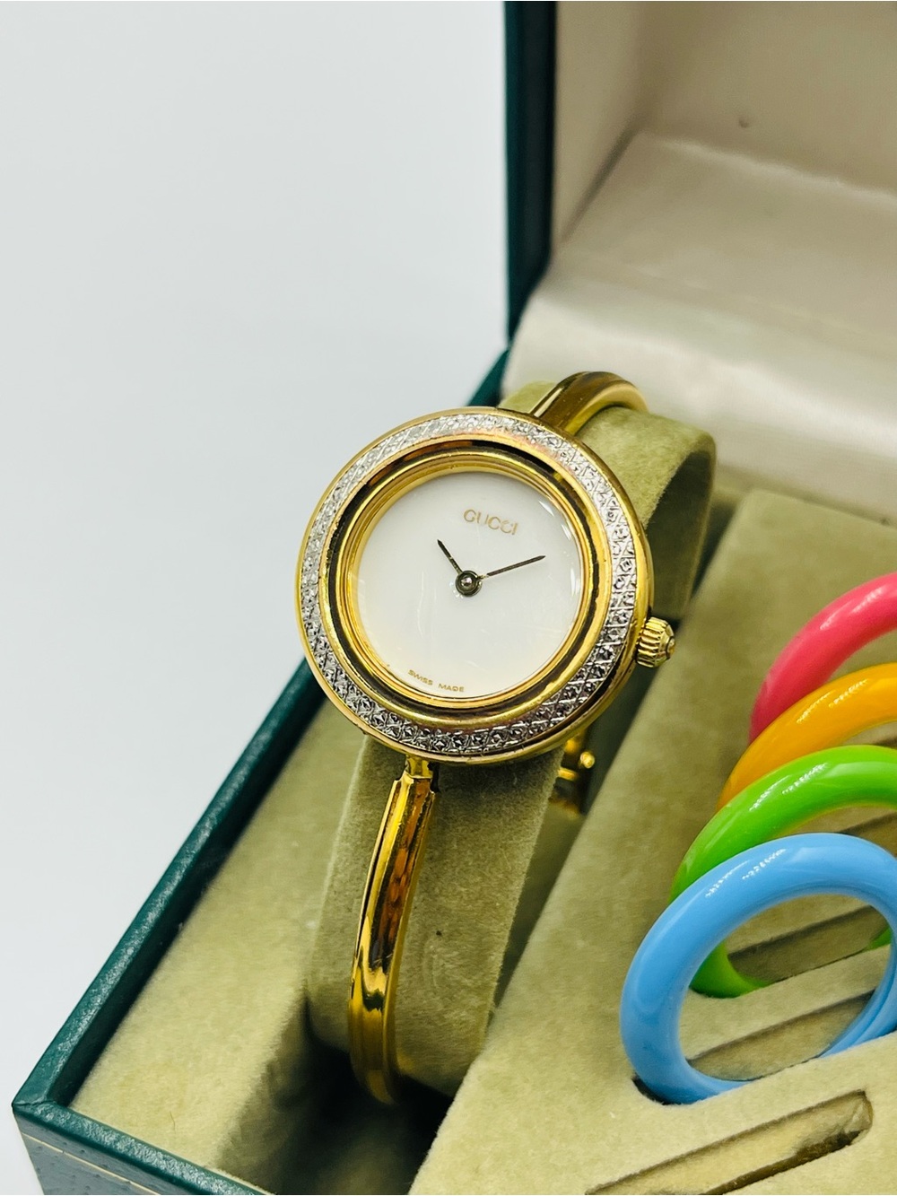 Gucci Gold-tone Ladies Watch with Interchangeable Color Bezels - Picture 3 of 16